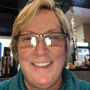 Meet your Posher, Iris